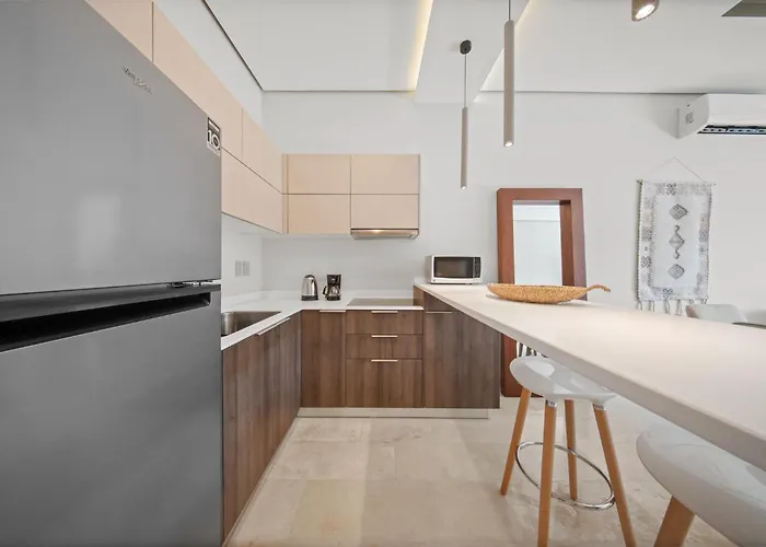 Bright 2br Amira District Gem With Shared Pool *